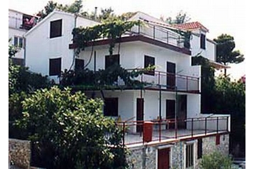 Hrvatska Privát Okrug Donji, Eksterijer